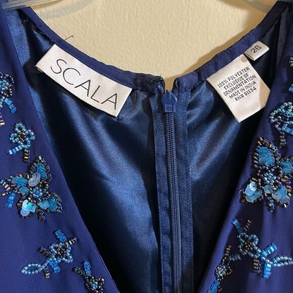 SCALA Dress  - Picture 10 of 11